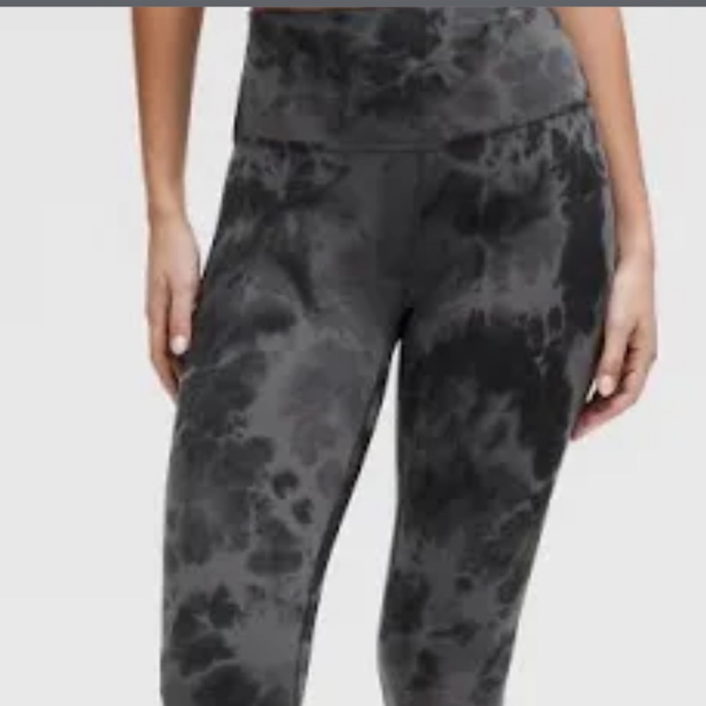 NWOT Lululemon Align HR 23” Scallop Hem in Graphite Grey
